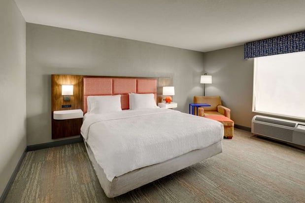 Images Hampton Inn & Suites St. Louis-Edwardsville
