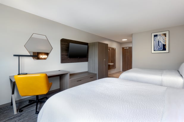 Images Holiday Inn Express & Suites Pittsfield-Lenox-Berkshires by IHG