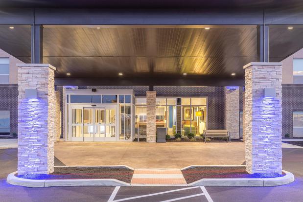 Images Holiday Inn Express & Suites Florence - Cincinnati Airport by IHG