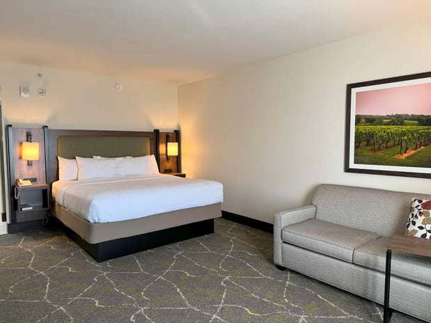 Images Hampton Inn & Suites Dobson