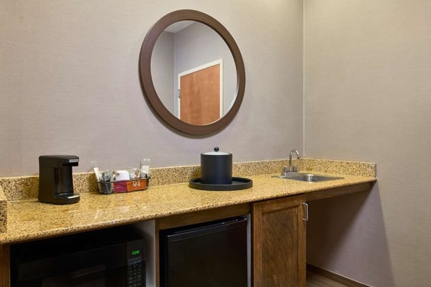 Images Hampton Inn & Suites Providence/Smithfield