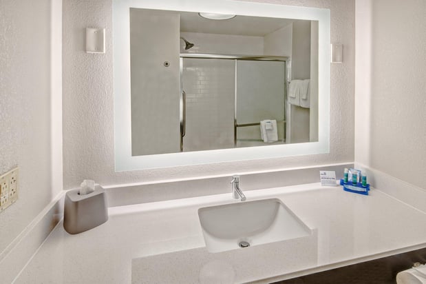 Images Holiday Inn Express & Suites Jackson Northeast by IHG
