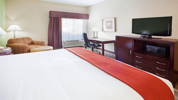 Images Holiday Inn Express Peachtree Corners-Norcross by IHG
