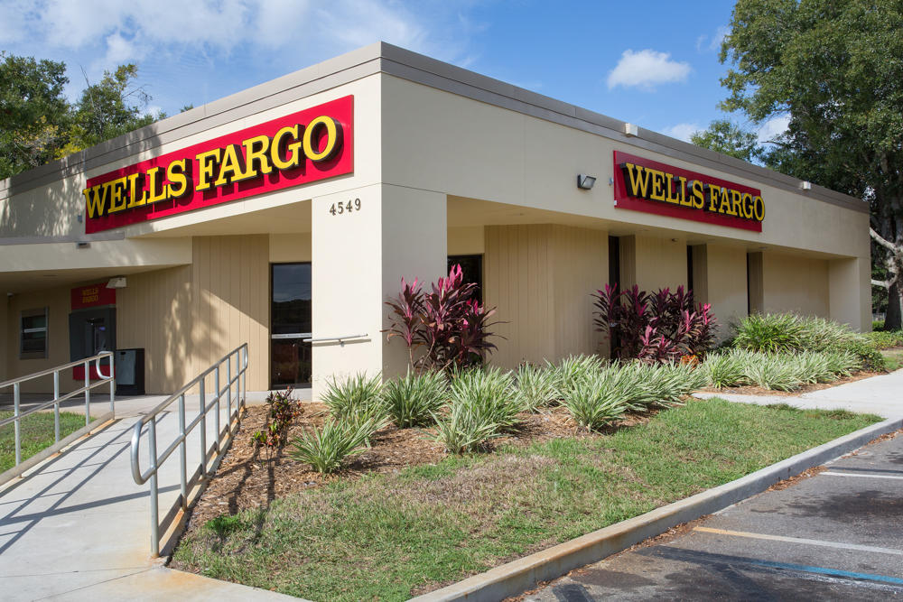 Wells Fargo at Conway Crossing Shopping Center