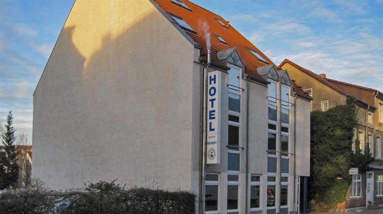 Hotel Weinert garni - Hotel Neubrandenburg, Ziegelbergstr. 23 in Neubrandenburg