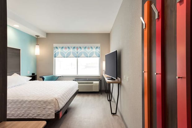 Images Tru by Hilton Cedar Rapids Westdale