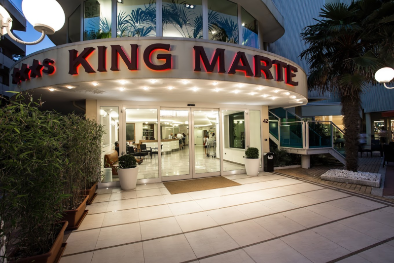 Images Color King Marte Family Village