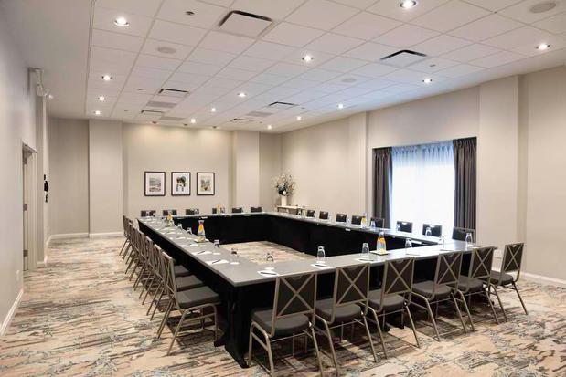 Images DoubleTree by Hilton Hotel Chicago - North Shore Conference Center