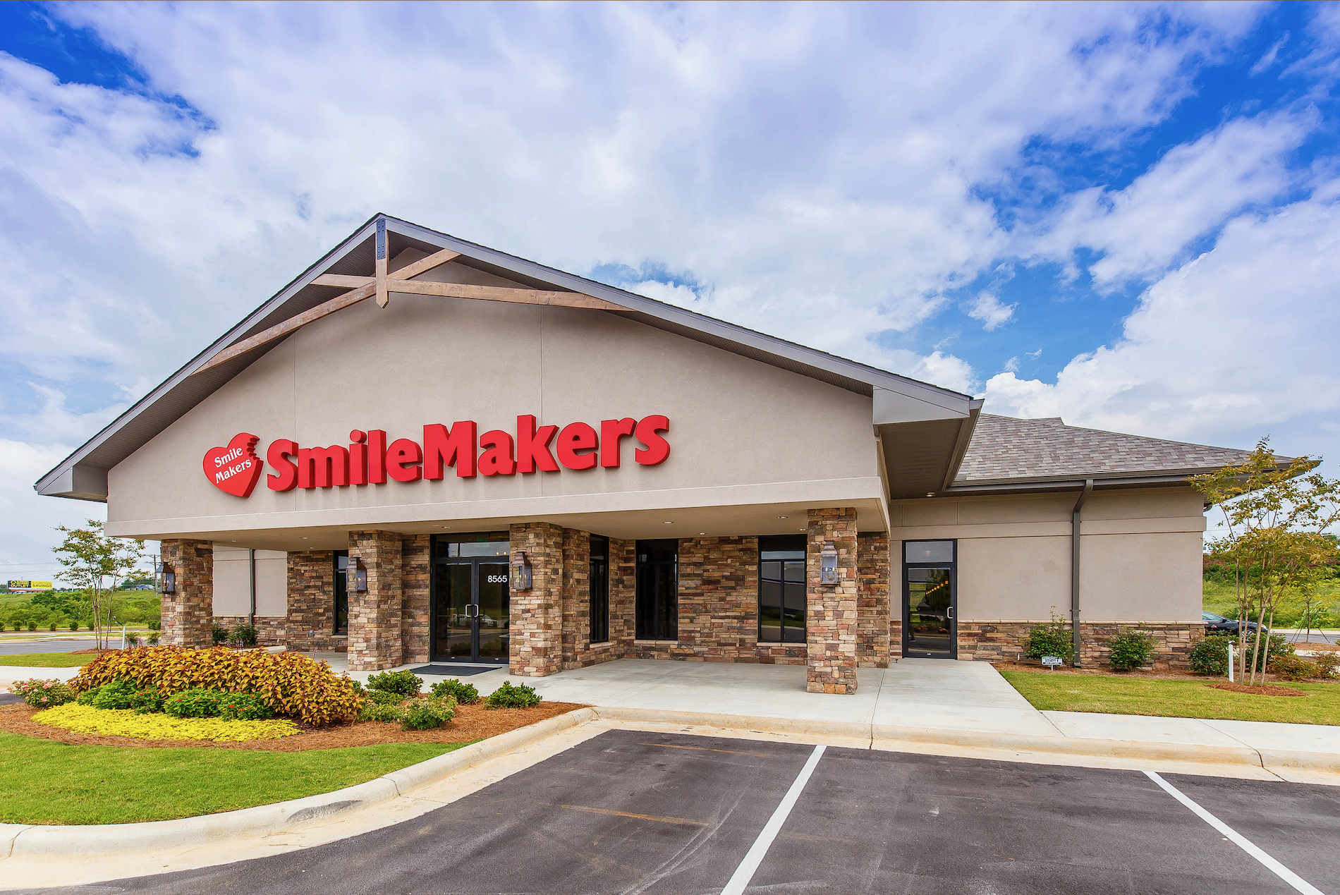 At SmileMakers Comprehensive Dentistry in Montgomery, AL, we use state-of-the-art technology and materials to create healthy, beautiful smiles.
Treatment modalities such as state of the art cosmetic dentistry, dental implants, sedation dentistry, oral surgery and orthodontics enable our patients and their families to take care of all their dental needs in one location. We accept most dental insurance plans.
Visit our practice at 8565 Eastchase Parkway. We are conveniently located just past Costco in Eastchase. Call us today at 334-277-5498.