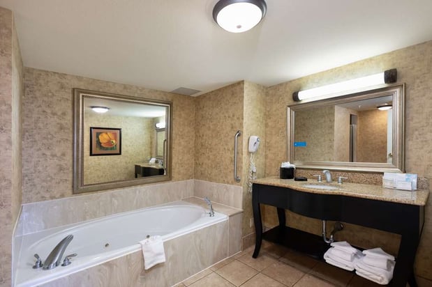 Images Hampton Inn & Suites Baton Rouge - I-10 East