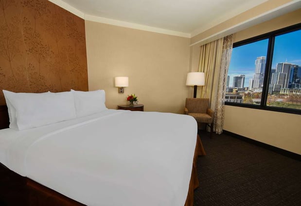 Images Embassy Suites by Hilton Austin Downtown South Congress