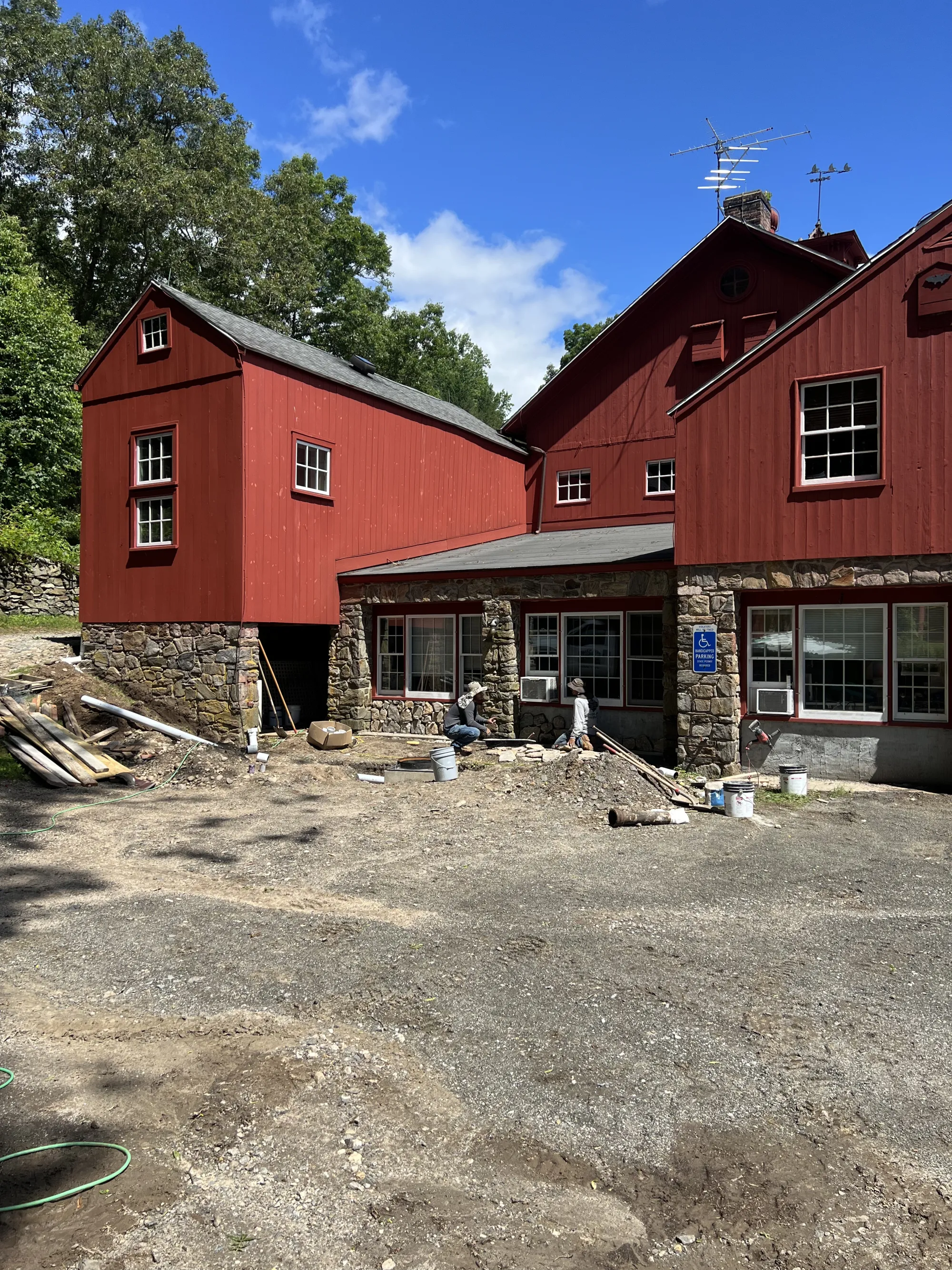 Stone veneer facade detail - Veneer project by General Masonry LLC.