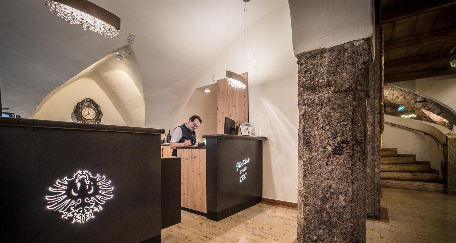 Hotel Goldener Adler, BW Signature Collection, Herzog - Friedrich Str 6 in Innsbruck