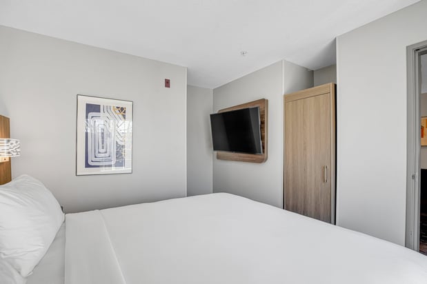 Images Holiday Inn Express & Suites Portland-Jantzen Beach by IHG