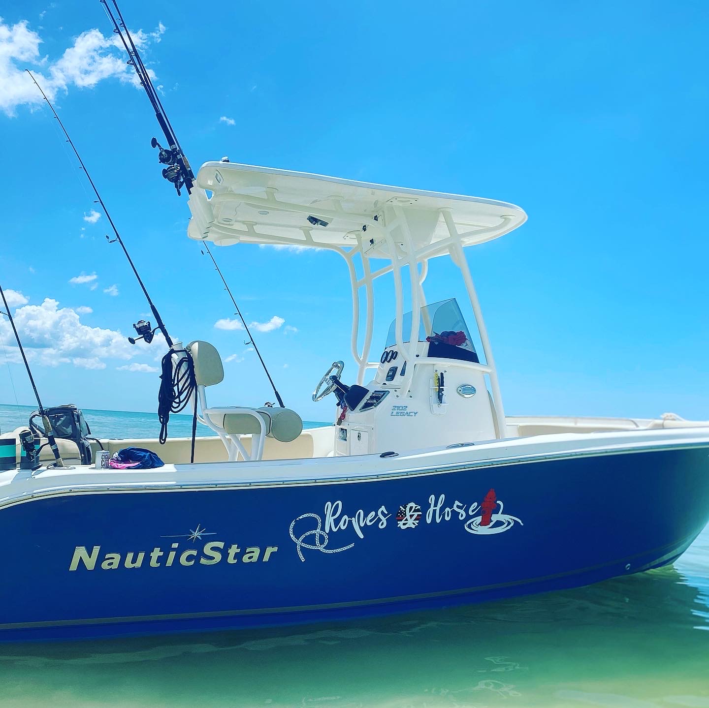 Sportsman Charters provides private boat charters tailored to your specific needs, offering a personalized and exclusive experience. Whether for a special occasion or a relaxing day on the water, our private charters deliver comfort, privacy, and unforgettable moments.