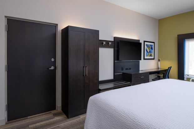 Images Holiday Inn Express & Suites Lakeland South by IHG