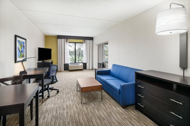 Images Holiday Inn Express & Suites Jacksonville SE- Med Ctr Area by IHG