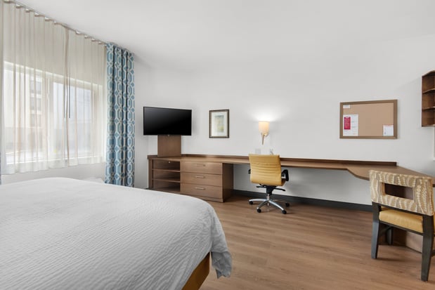 Images Candlewood Suites Pensacola - University Area by IHG