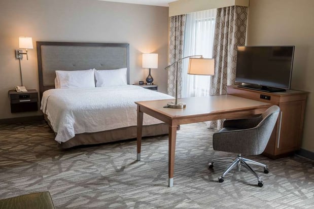 Images Hampton Inn & Suites Tilton