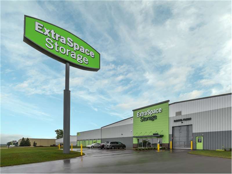 Beauty Image - Extra Space Storage at 2091 County Hwy W, Grafton, WI 53024