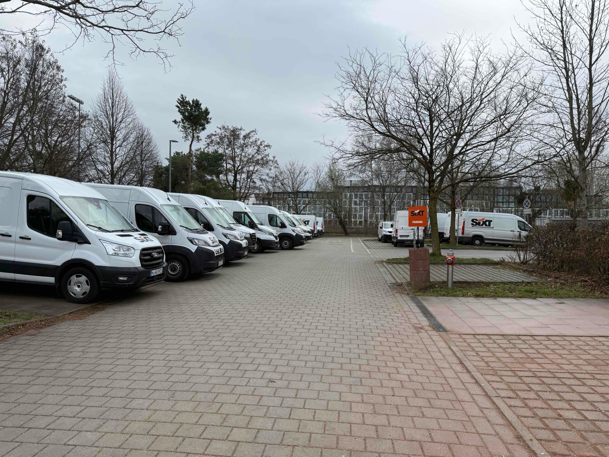 SIXT Autovermietung München Laim 24h, Wotanstr. 9 in München