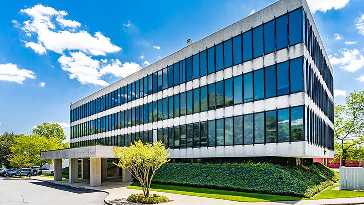 Pinnacle Dermatology exterior photo Alexandria, VA 