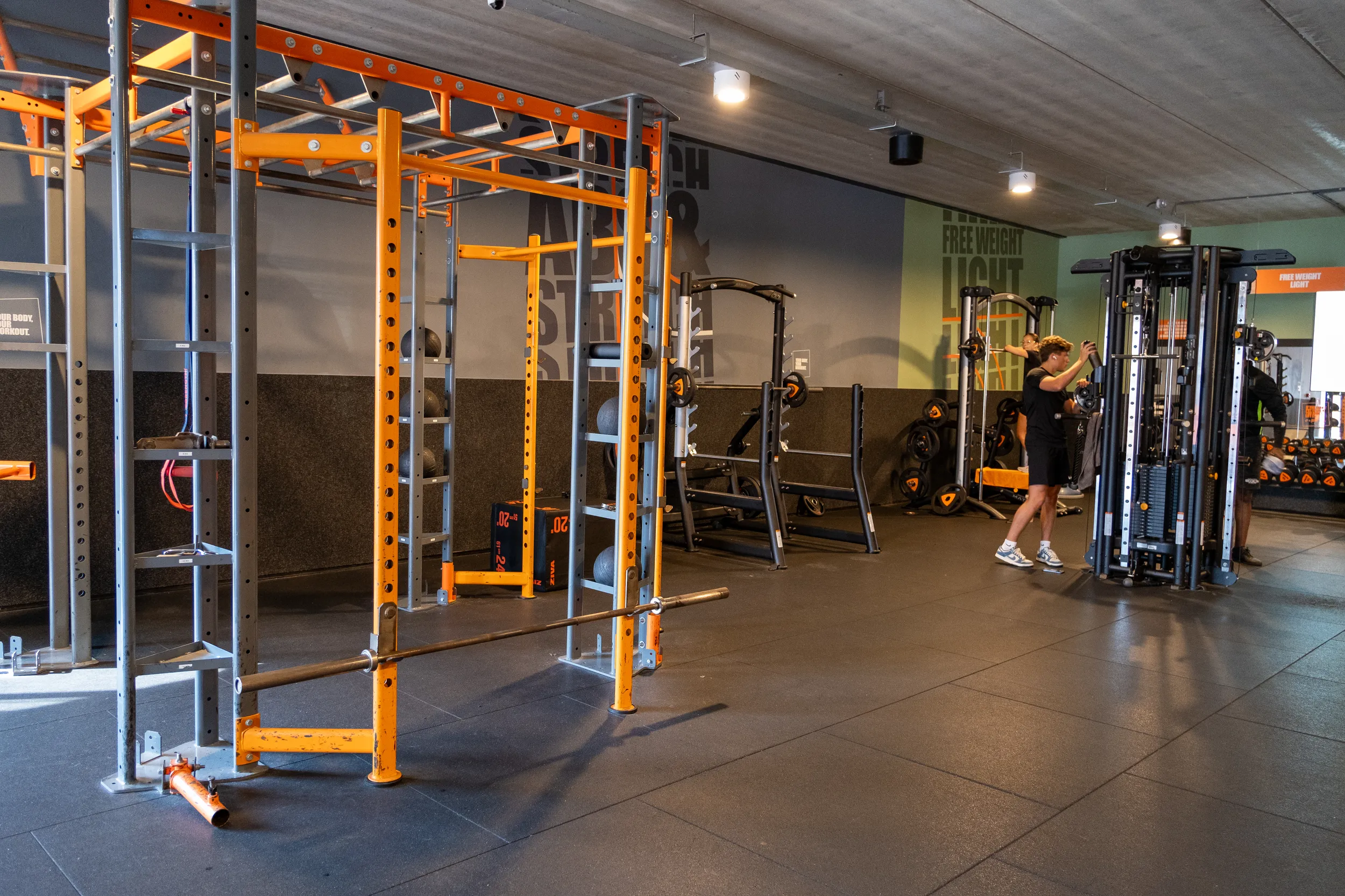 Foto's Basic-Fit 24/7