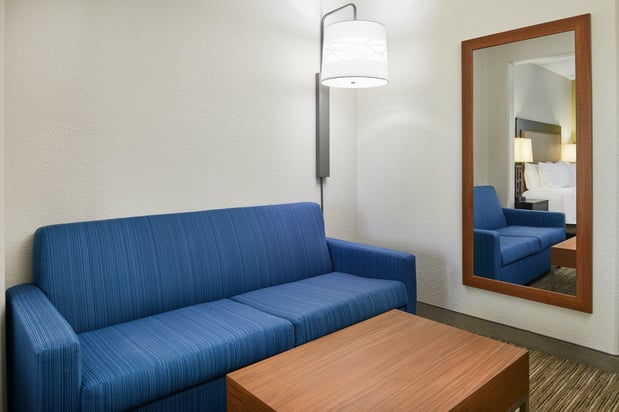 Images Holiday Inn Express & Suites Jacksonville SE- Med Ctr Area by IHG
