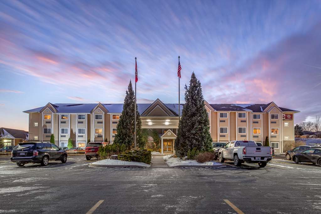 Images Best Western Plus Woodstock Inn & Suites