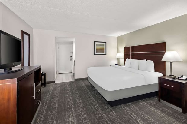 Images Best Western Luxbury Inn Fort Wayne