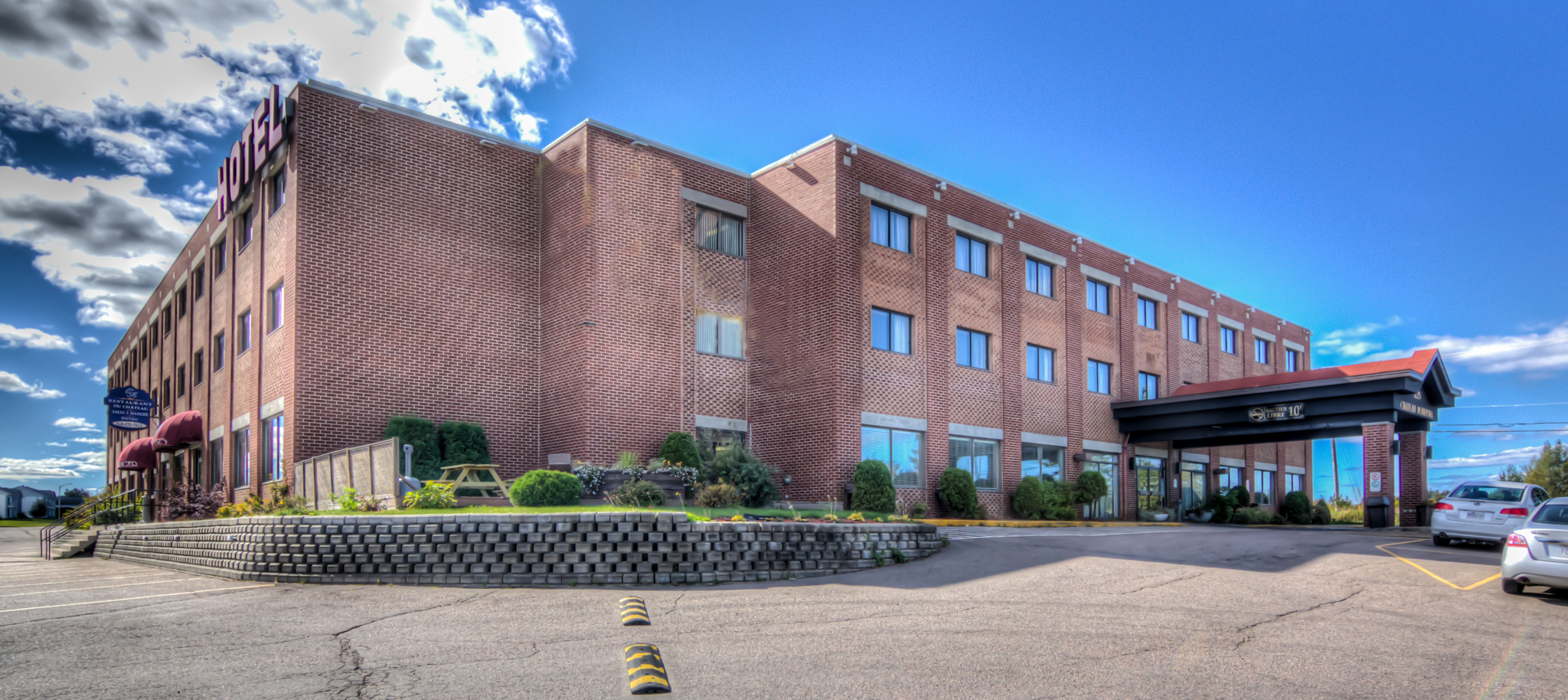 Hôtel Château Roberval, Roberval QC Ourbis