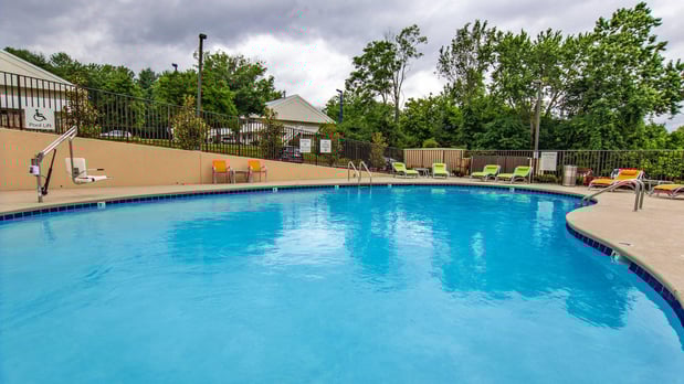 Images Holiday Inn Knoxville N - Merchant Drive by IHG