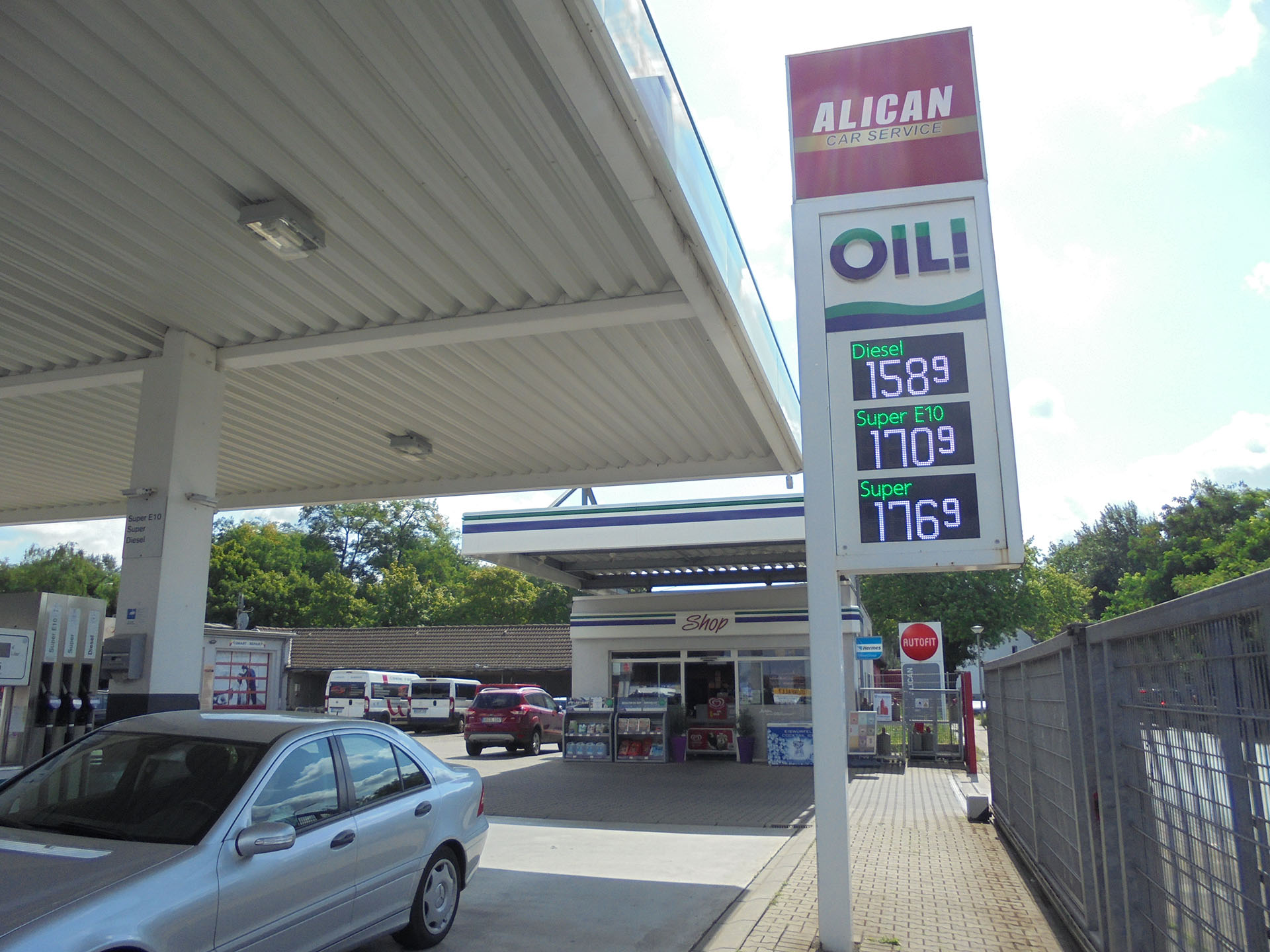 OIL! Tankstelle, Duisburger Straße 374 in Oberhausen