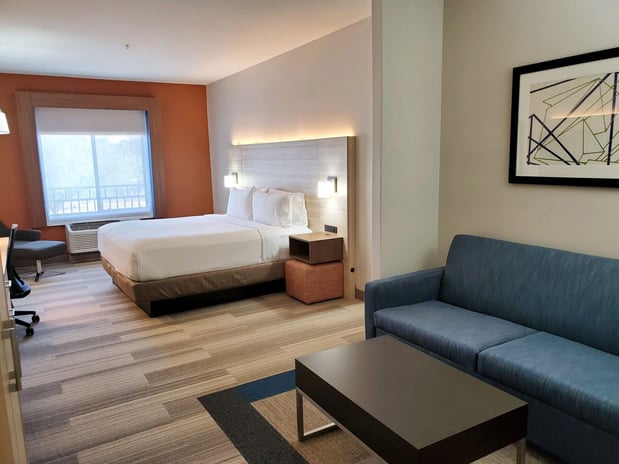 Images Holiday Inn Express & Suites Phoenix - Glendale Sports Dist by IHG