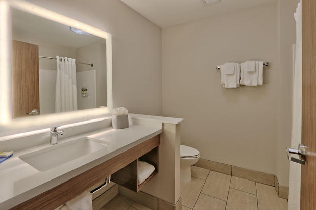 Images Holiday Inn Express & Suites Albuquerque East by IHG