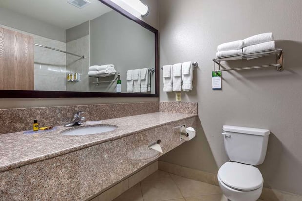 Images Best Western Plus Mansfield Inn & Suites
