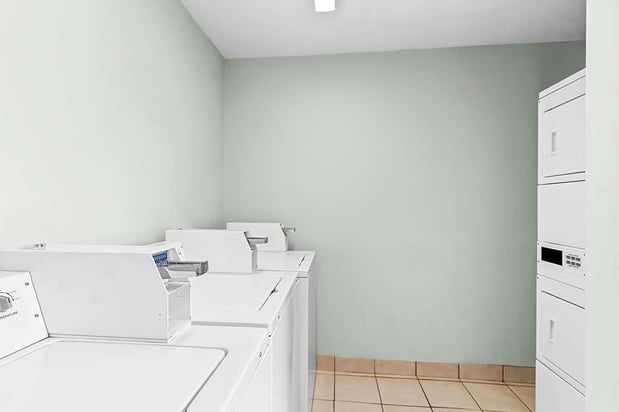 Images SureStay Studio by Best Western Pensacola