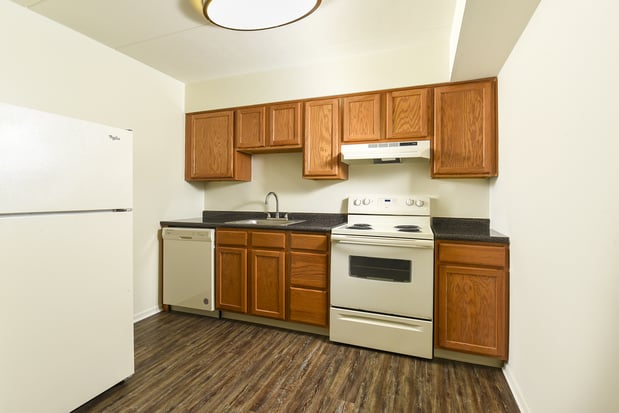 Images Summit Trace Apartments