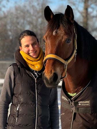Myriam Dönicke - VIERBEINE Tierphysio & Training | Für Pferd & Hund