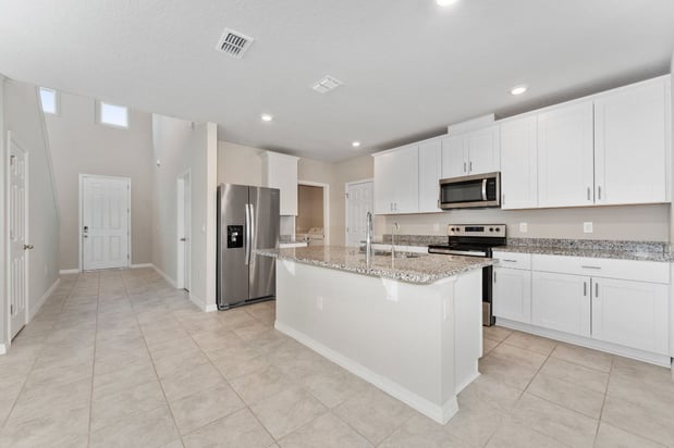 Images Francis Arias Real Estate Agent