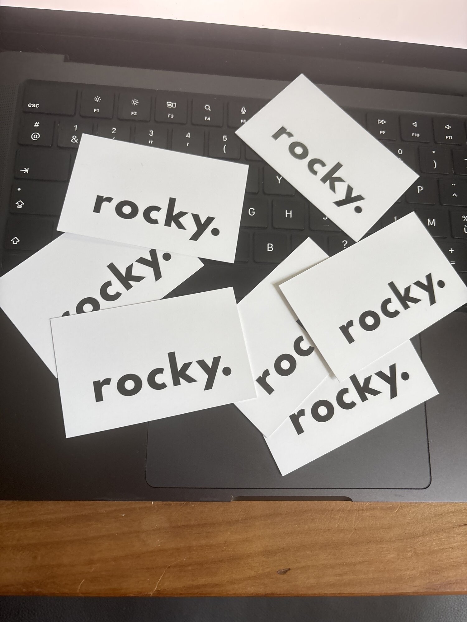 Images Agence ROCKY.