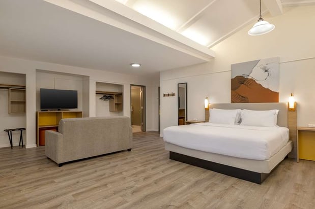 Images Spark by Hilton Rock Springs