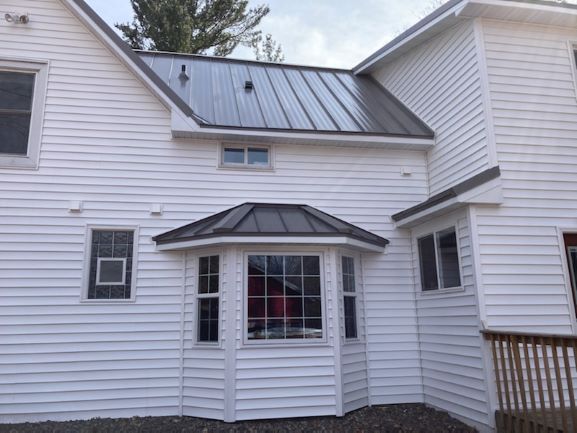 Metro Steel Construction offers a superior roofing service. We work hard to ensure quality, and good looking, work in all that we do. Give us a call today!