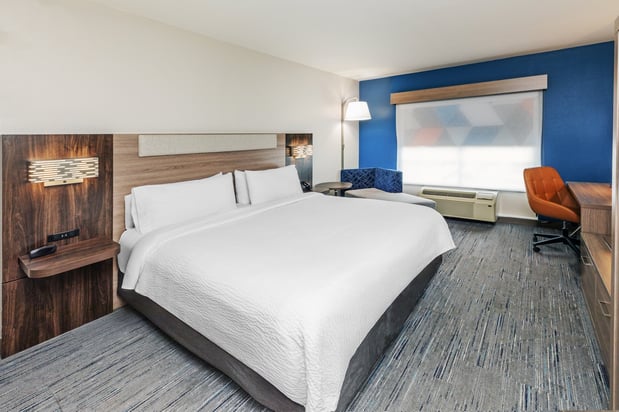 Images Holiday Inn Express & Suites Vicksburg by IHG