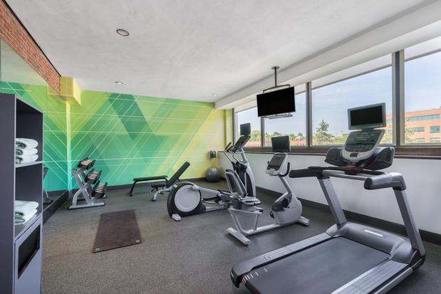 Images Holiday Inn & Suites Pittsfield-Berkshires by IHG