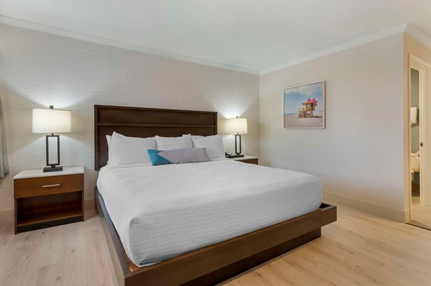 Images Best Western Plus All Suites Inn