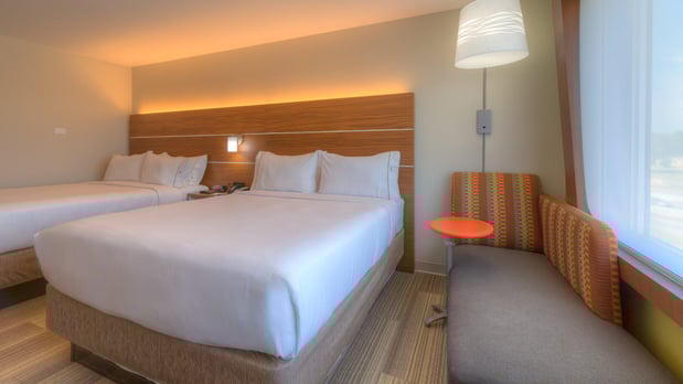 Images Holiday Inn Express & Suites Tulsa Midtown by IHG