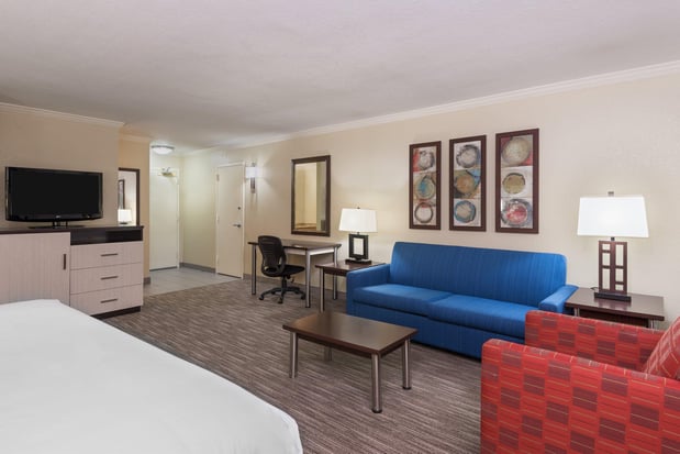 Images Holiday Inn Express & Suites Ft. Lauderdale-Plantation by IHG