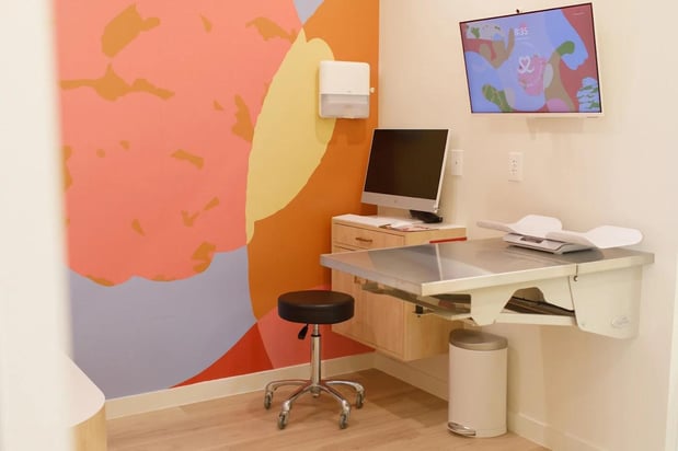 Images Petfolk Veterinary & Urgent Care - Mansfield