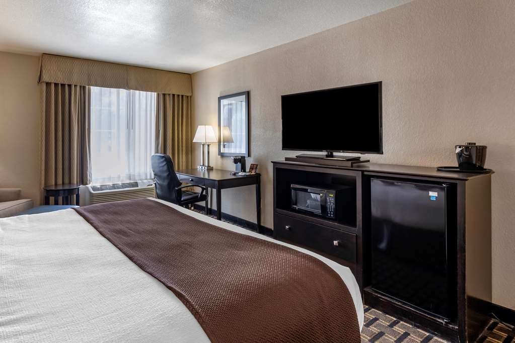 1 King Bed